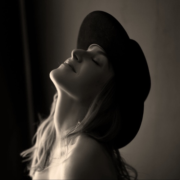 Meet your Posher, Erin s - Picture 1 of 1